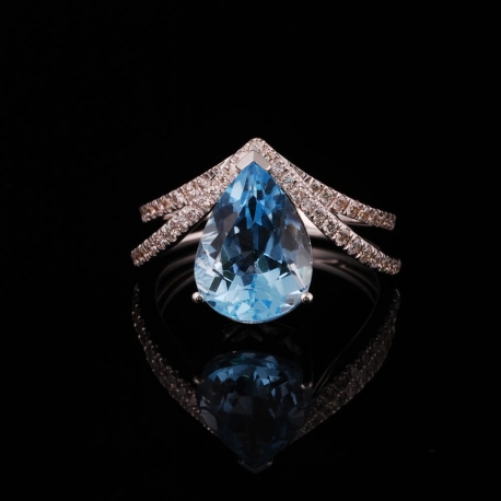 Sky Blue Topaz Lady's Ring